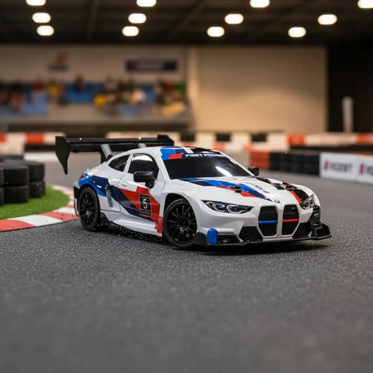 Autos Drift escala 1:24 con bateria recargable y control remoto